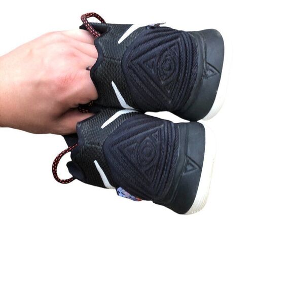 LIMITED Edition 2018 Nike Kyrie 5 'Friends' Size 6 - Picture 14 of 14